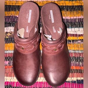 Clarks Marion Coreen Clogs Deep Red Leather